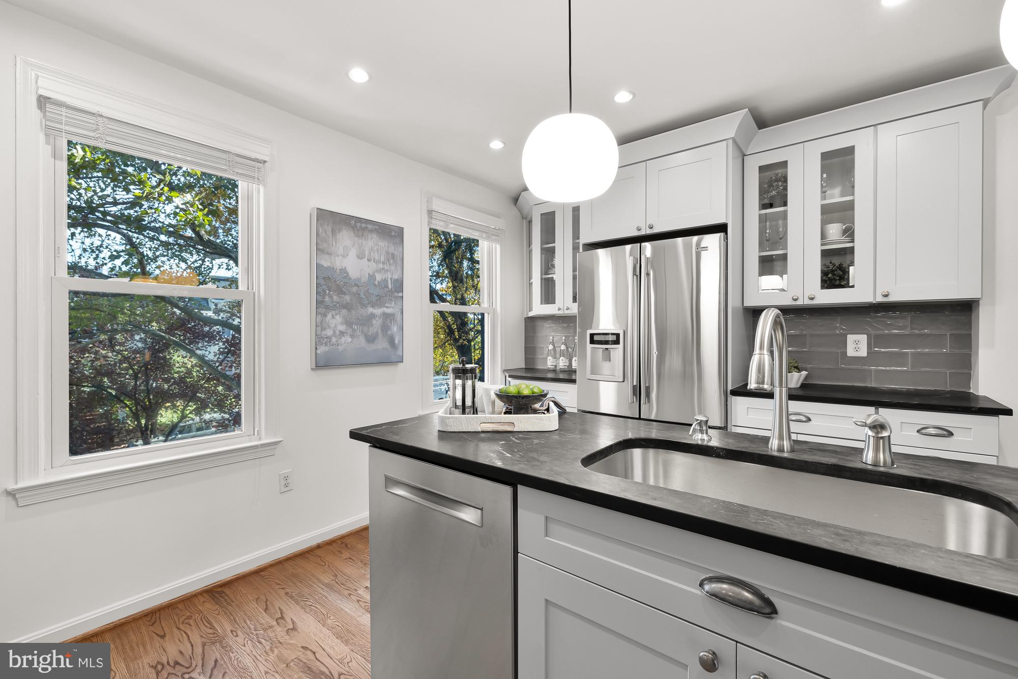 416 6th STREET NE