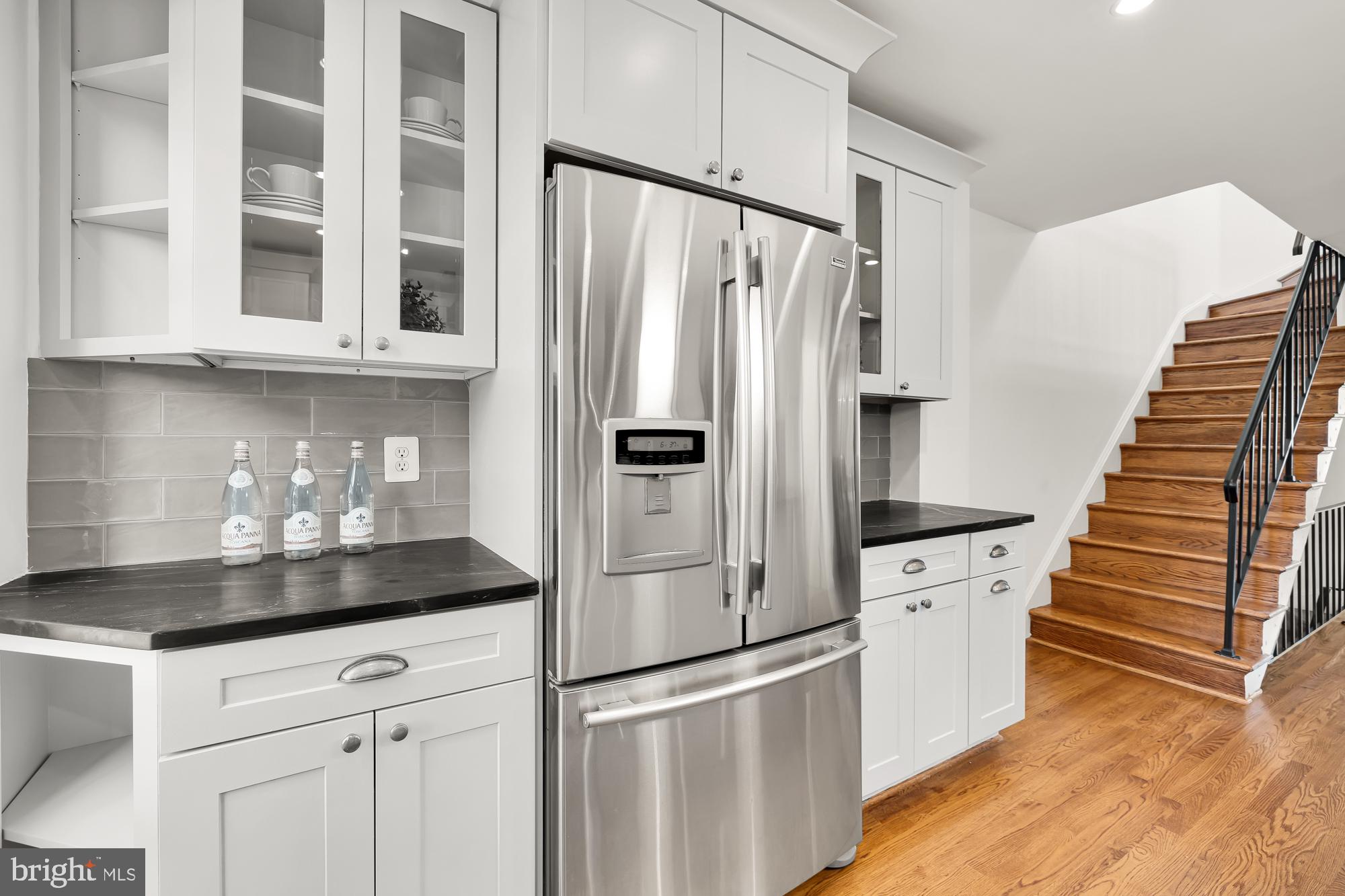 416 6th STREET NE