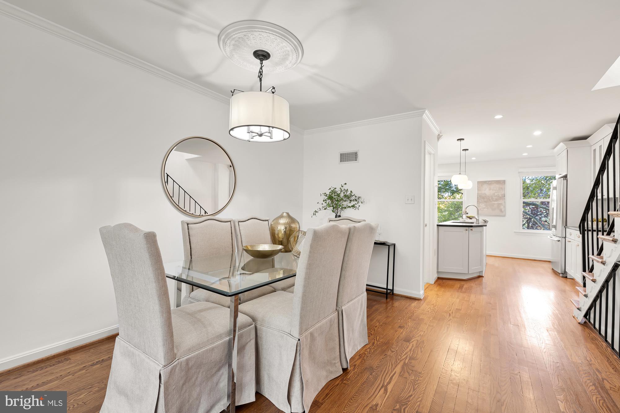 416 6th STREET NE