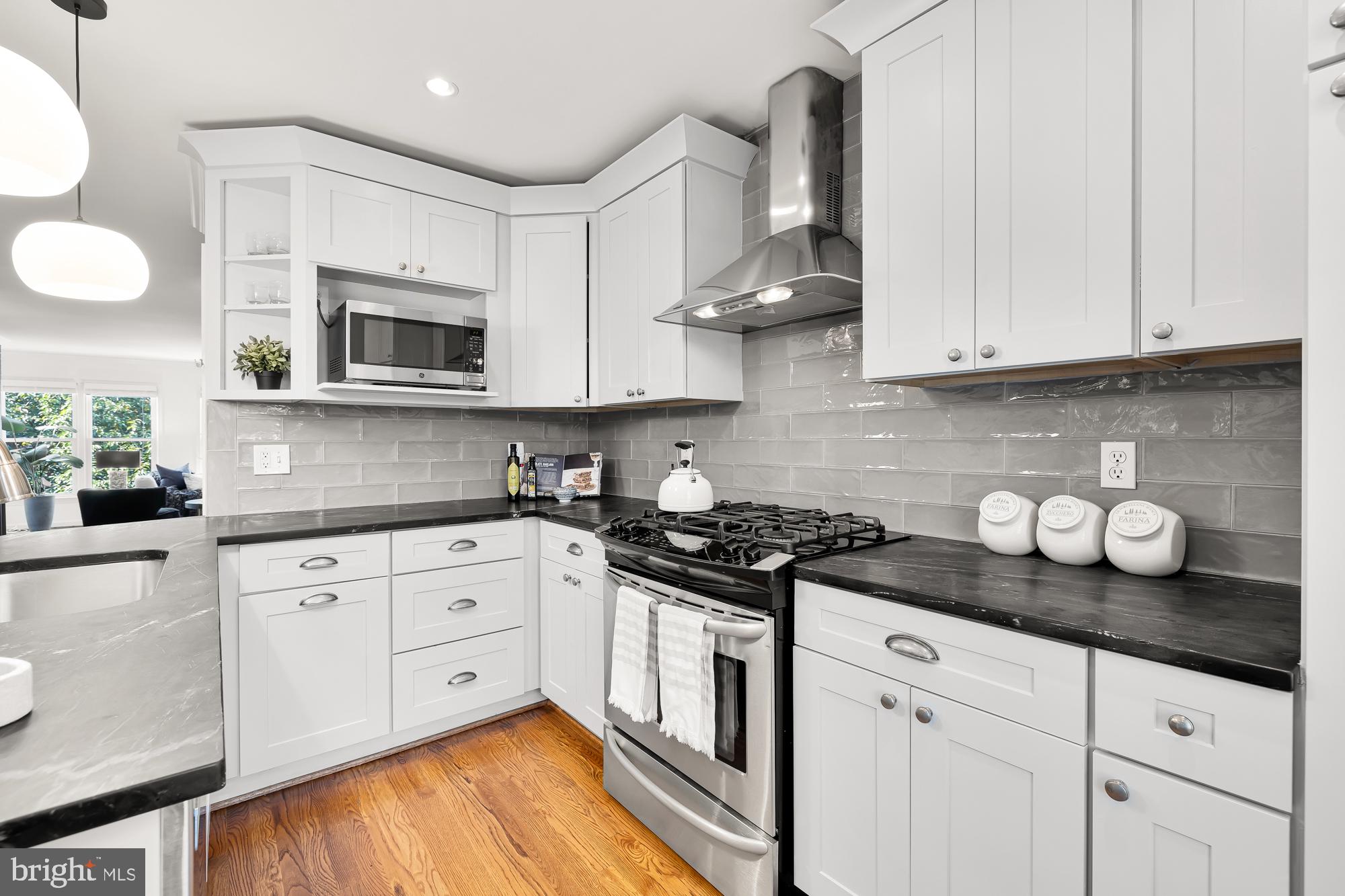 416 6th STREET NE