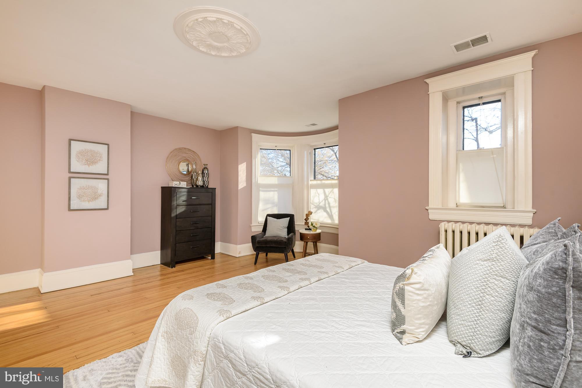 1014 Massachusetts AVENUE NE