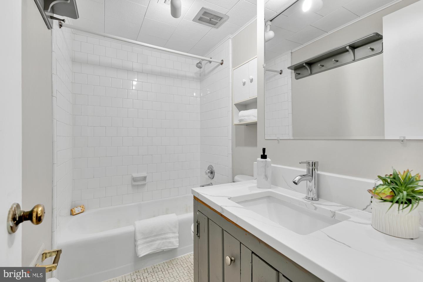 124 6th Street NE