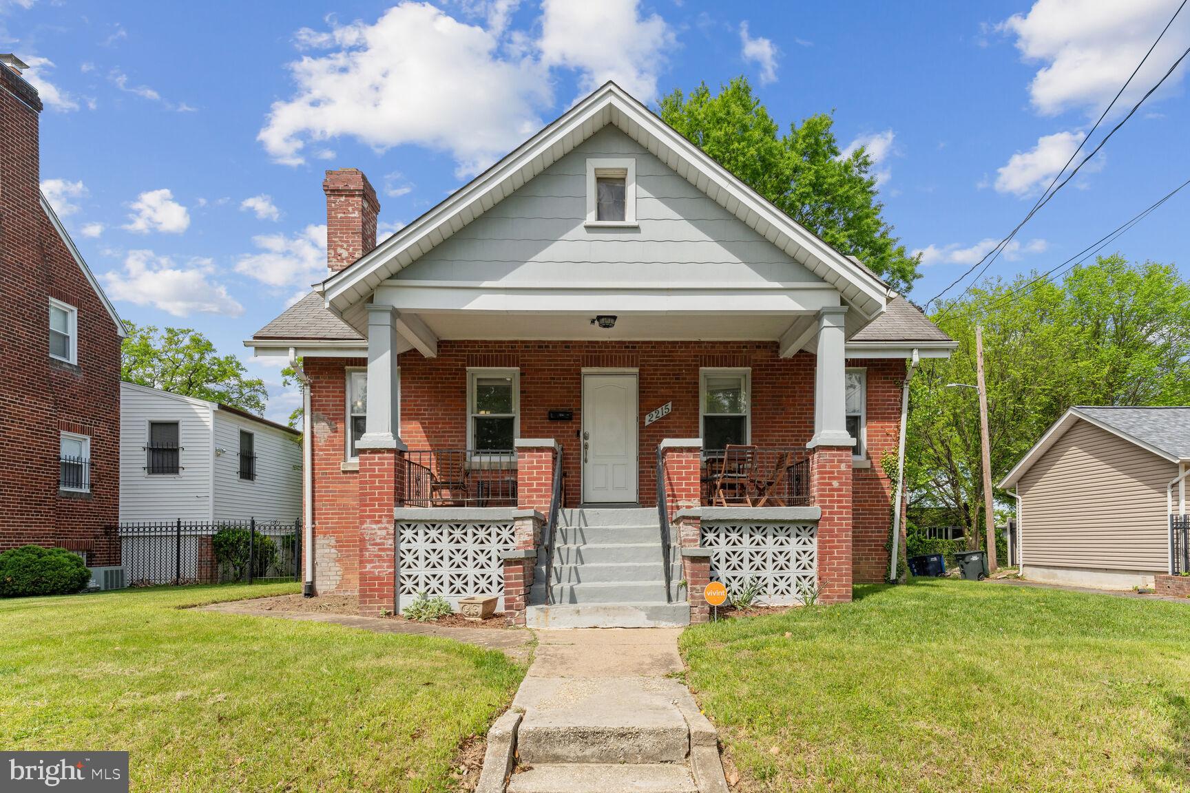 2215 32nd St SE