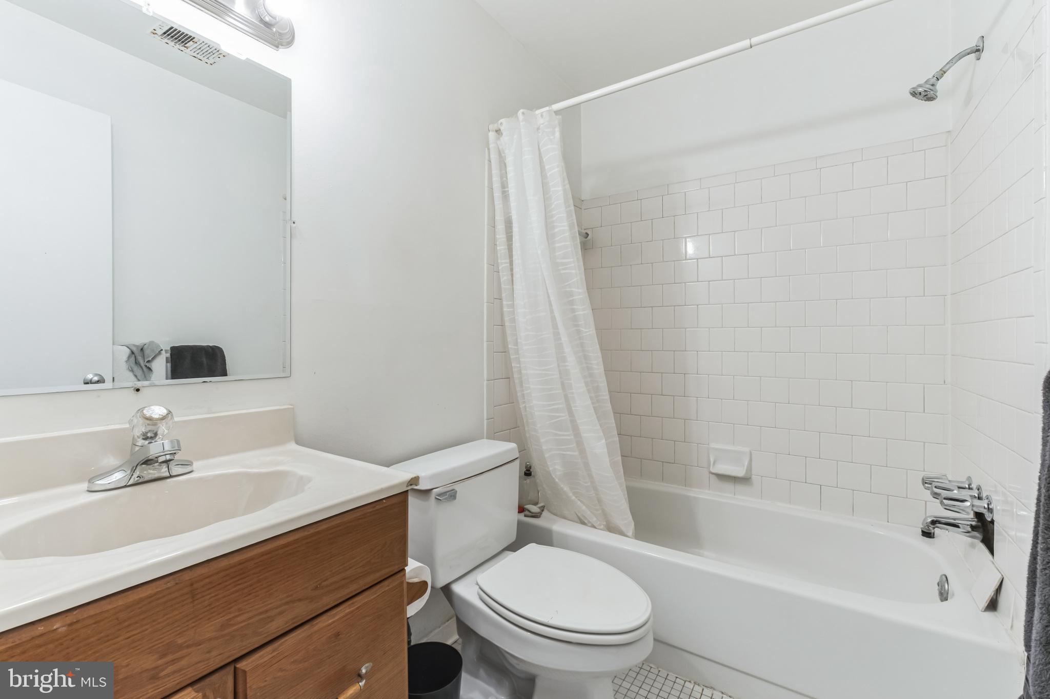 2131 Young St SE #101