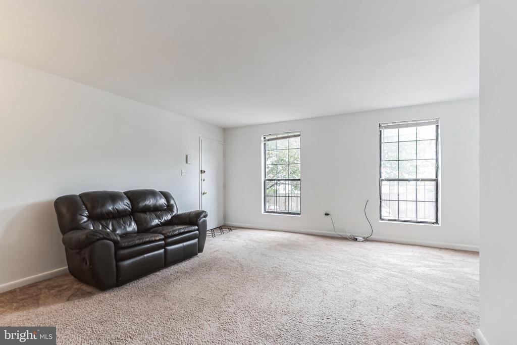 2131 Young St SE #101