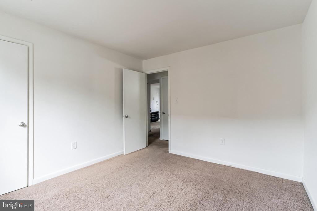 2131 Young St SE #101