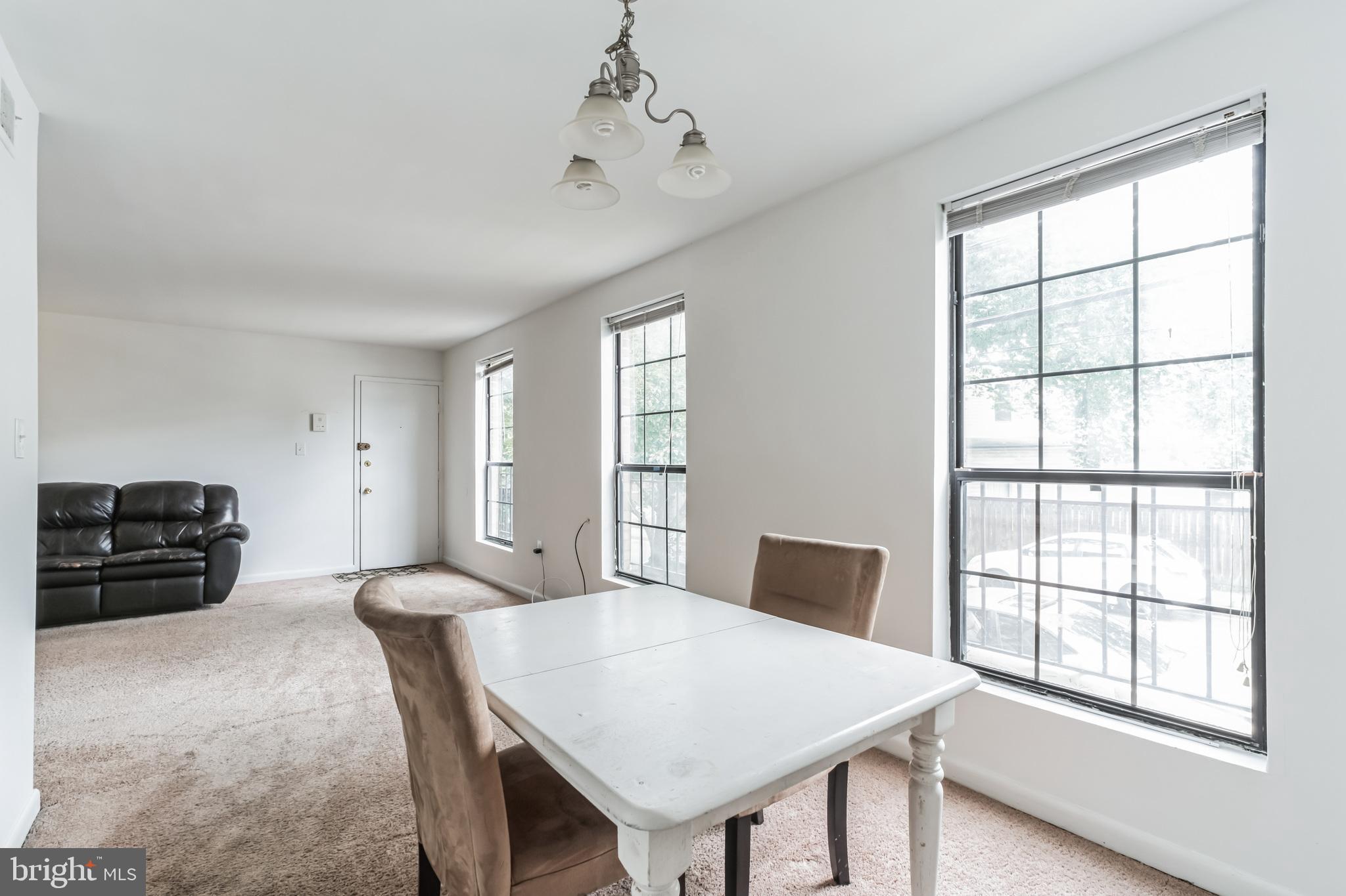 2131 Young St SE #101