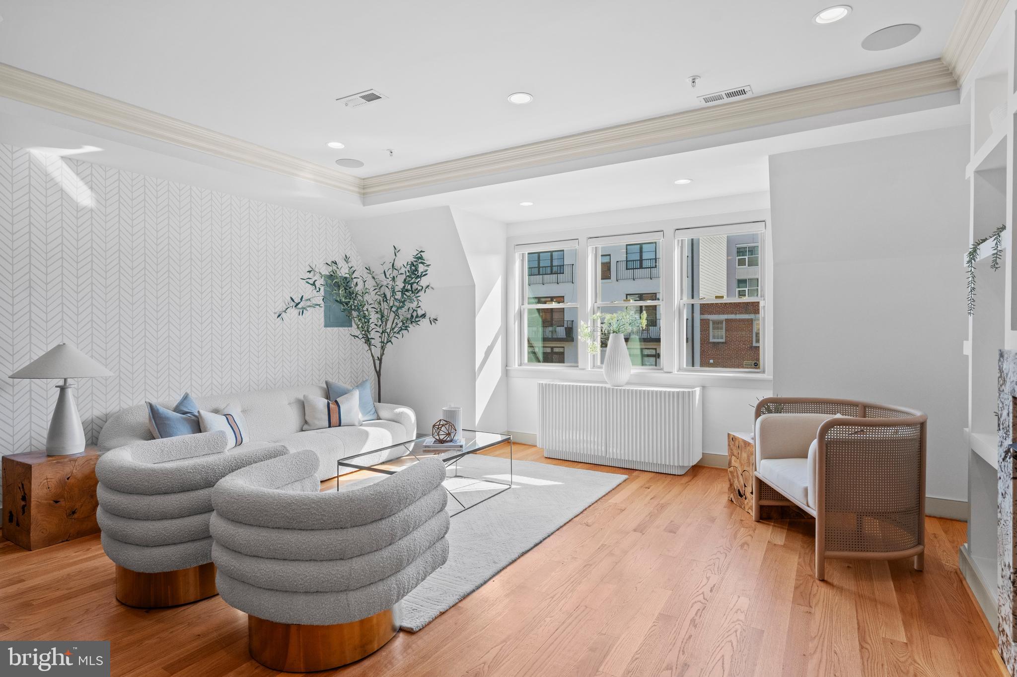 2448 ONTARIO ROAD NW 4