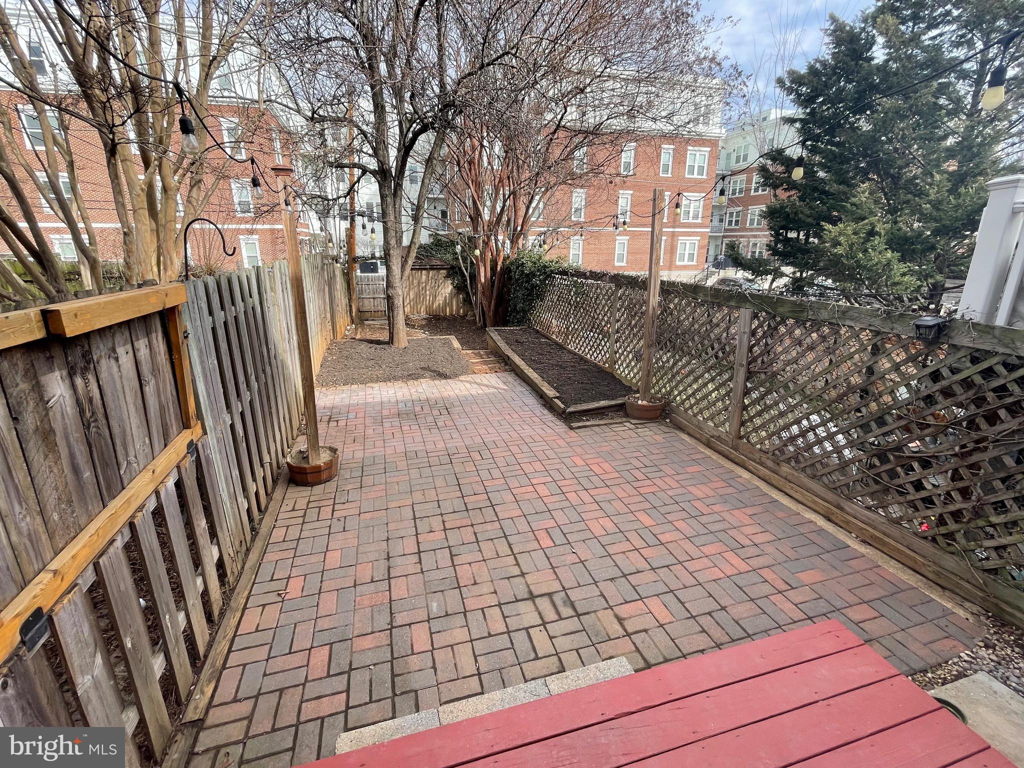 1716-Half A St SE
