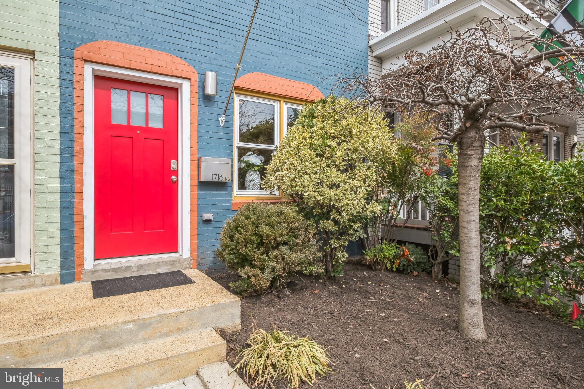 1716-Half A St SE