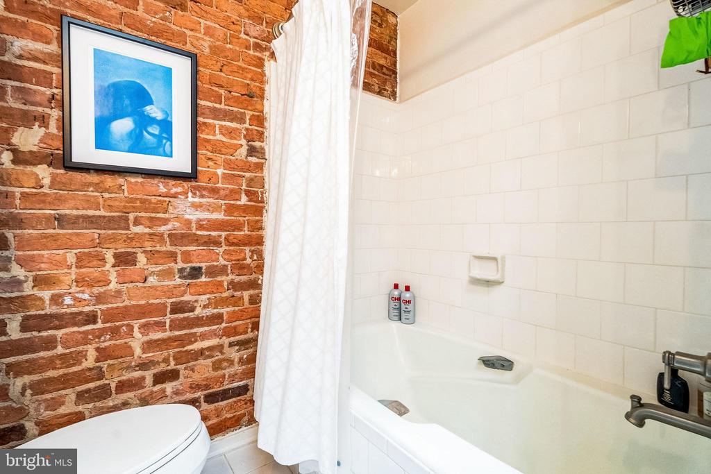 1341 East Capitol SE #303