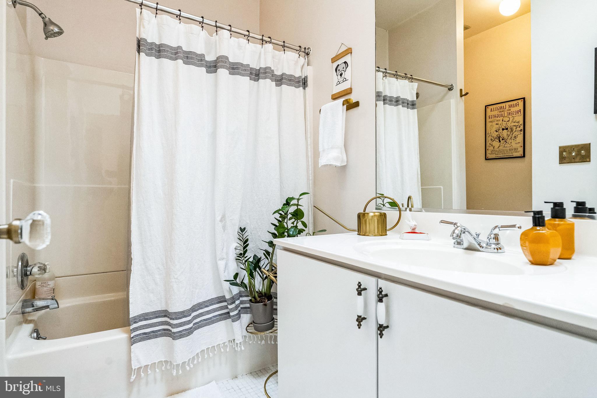 1341 East Capitol SE #303