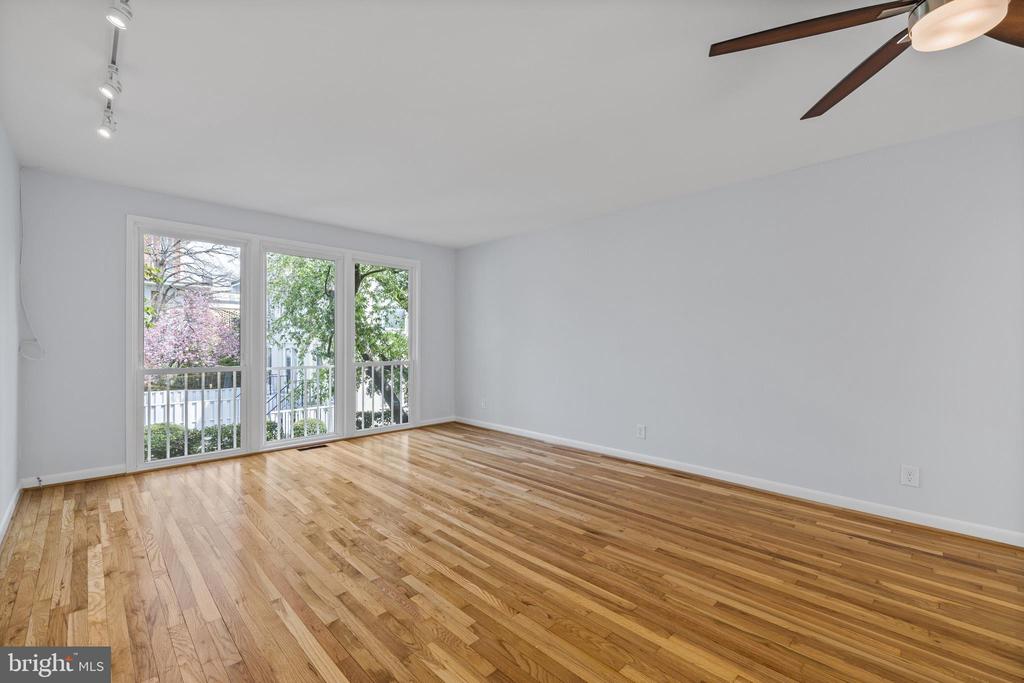 723 DELAWARE AVENUE SW 219