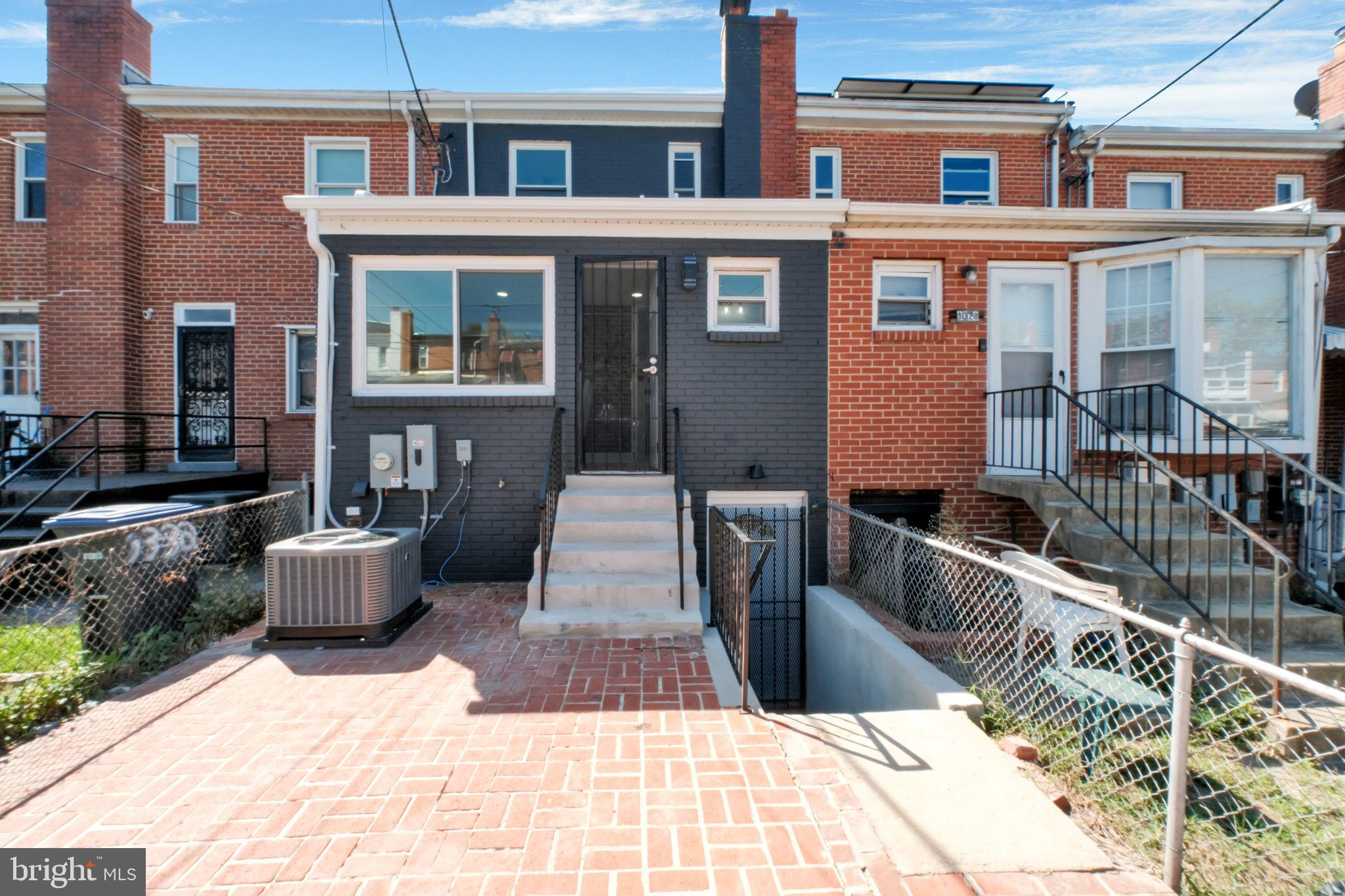 3330 AMES STREET NE