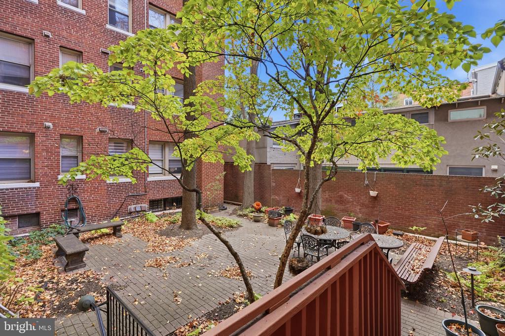 18 9TH STREET NE 302
