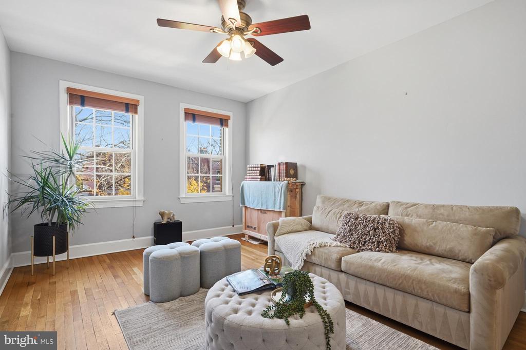 18 9TH STREET NE 302
