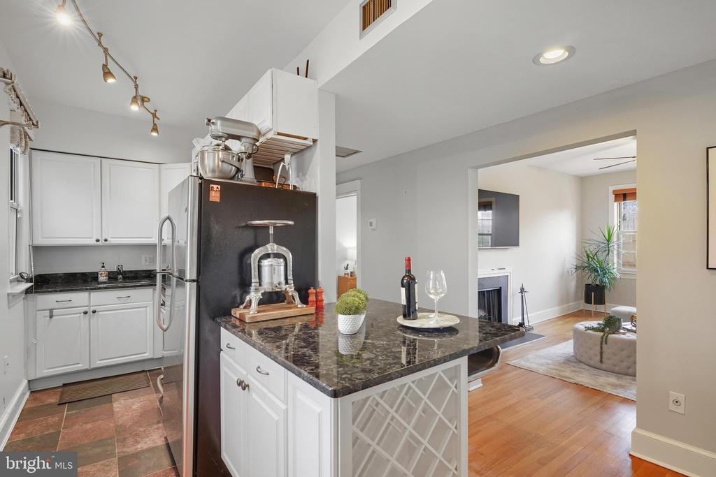 18 9TH STREET NE 302