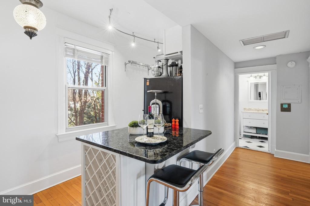 18 9TH STREET NE 302