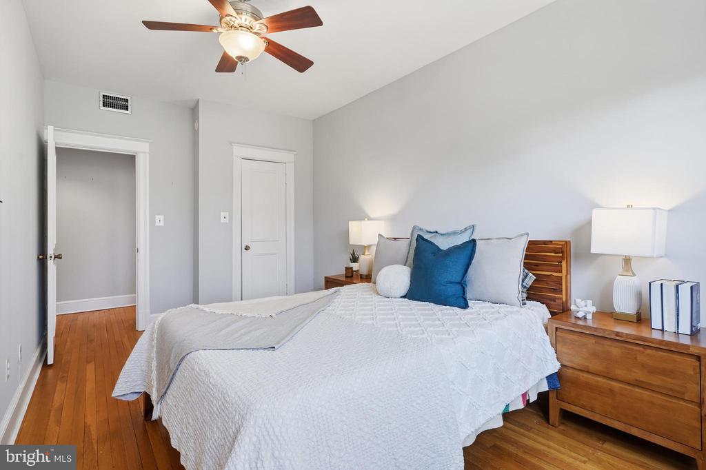 18 9TH STREET NE 302