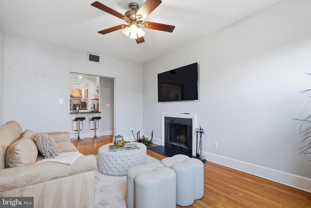 18 9TH STREET NE 302