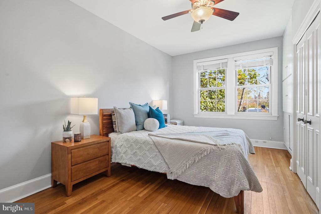 18 9TH STREET NE 302