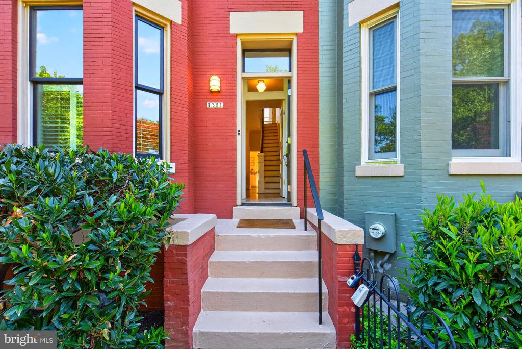 1381 NORTH CAROLINA AVENUE NE