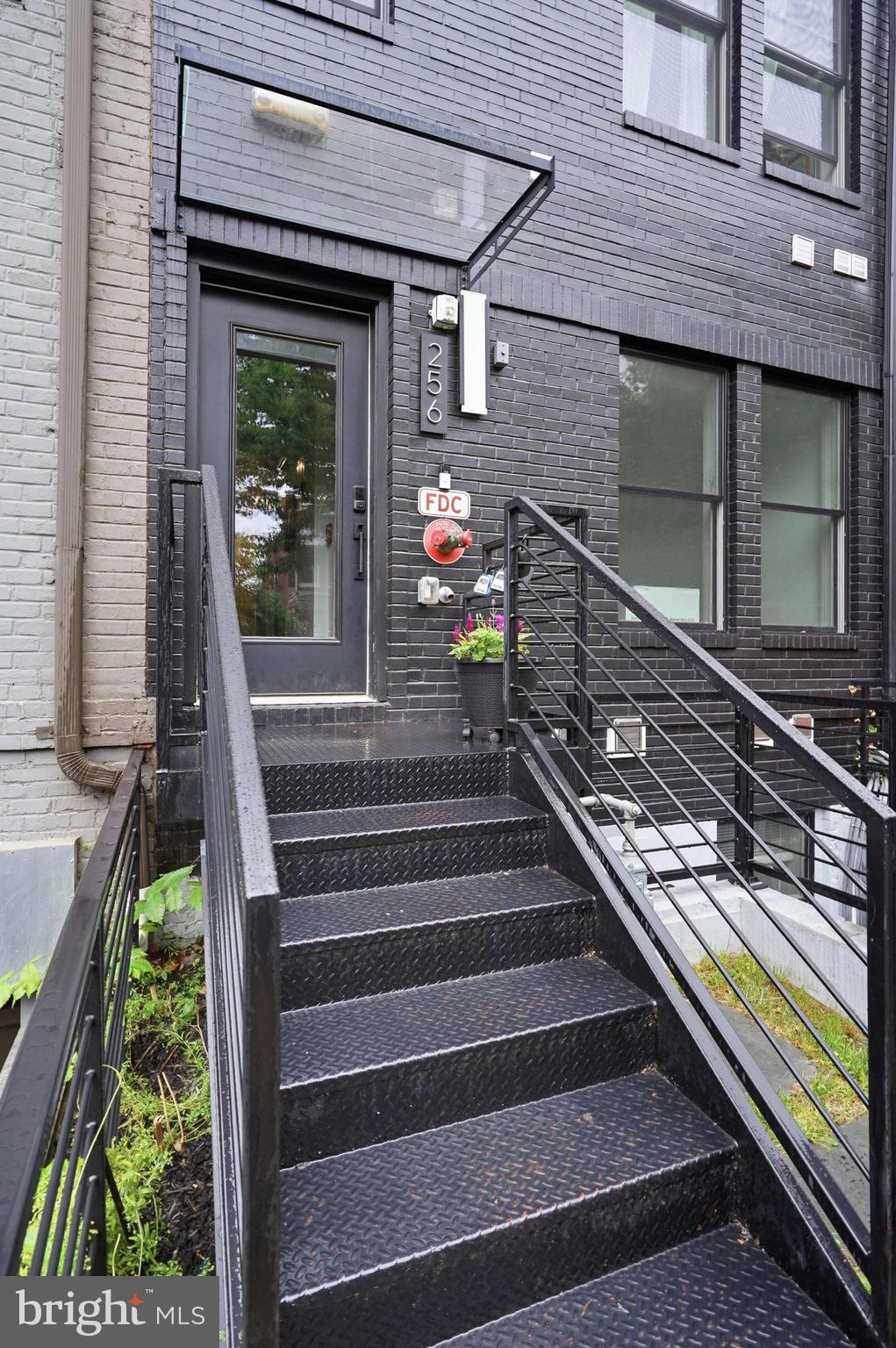 256 15TH STREET SE #7