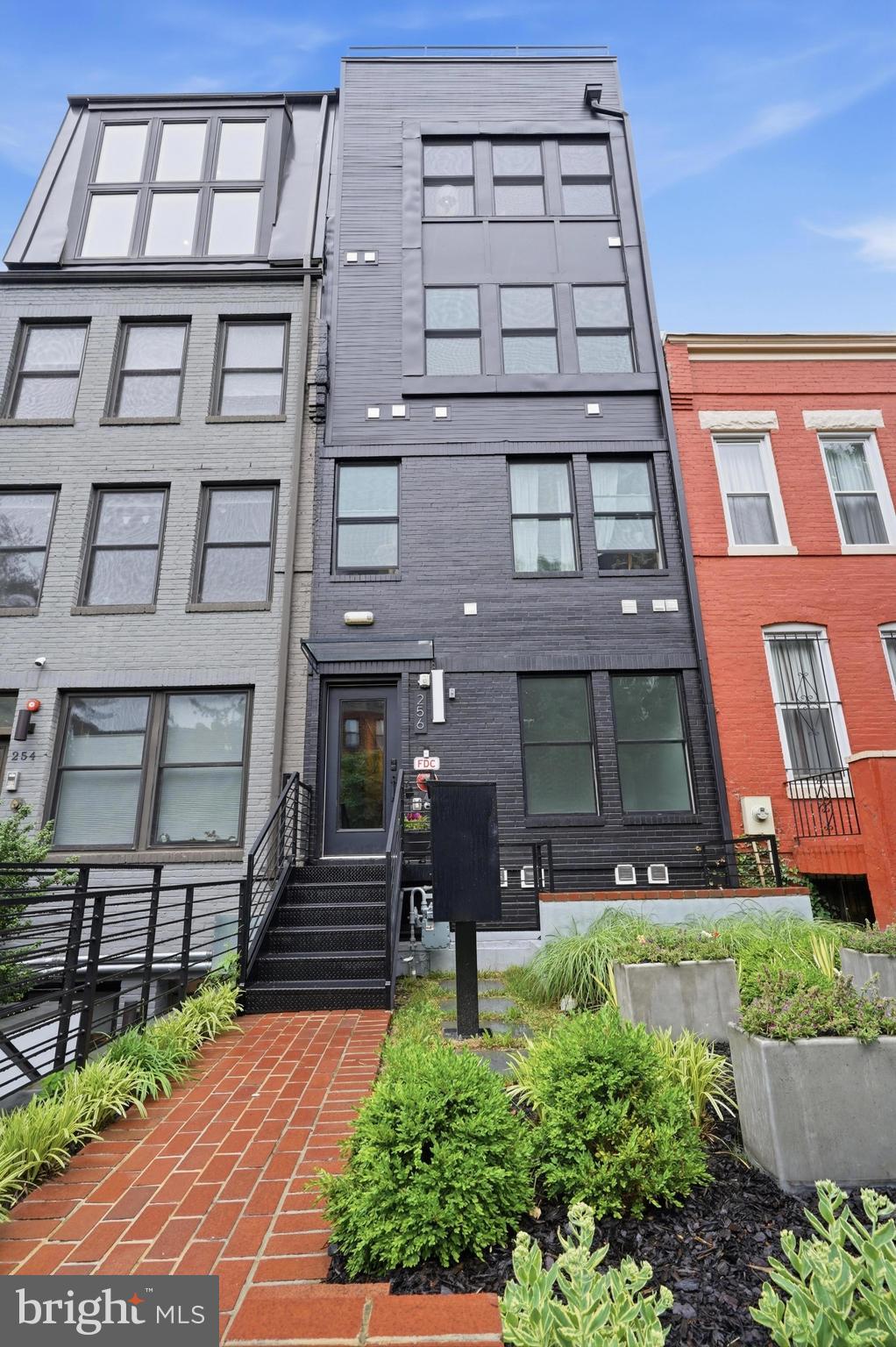 256 15TH STREET SE #7