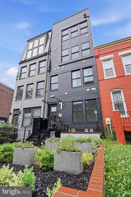 256 15TH STREET SE #7