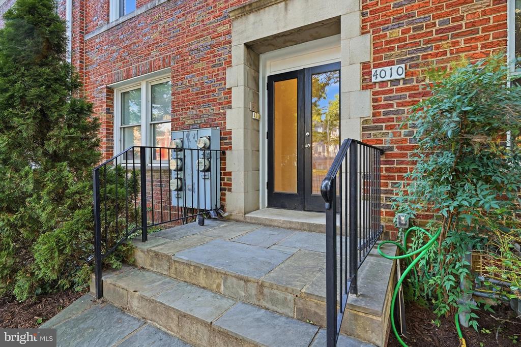 4010 KANSAS AVENUE NW Unit: 2