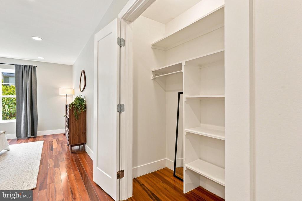 1512 F STREET NE Unit: 2