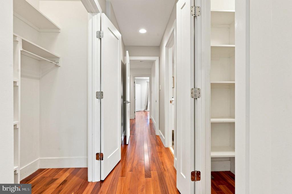 1512 F STREET NE Unit: 2