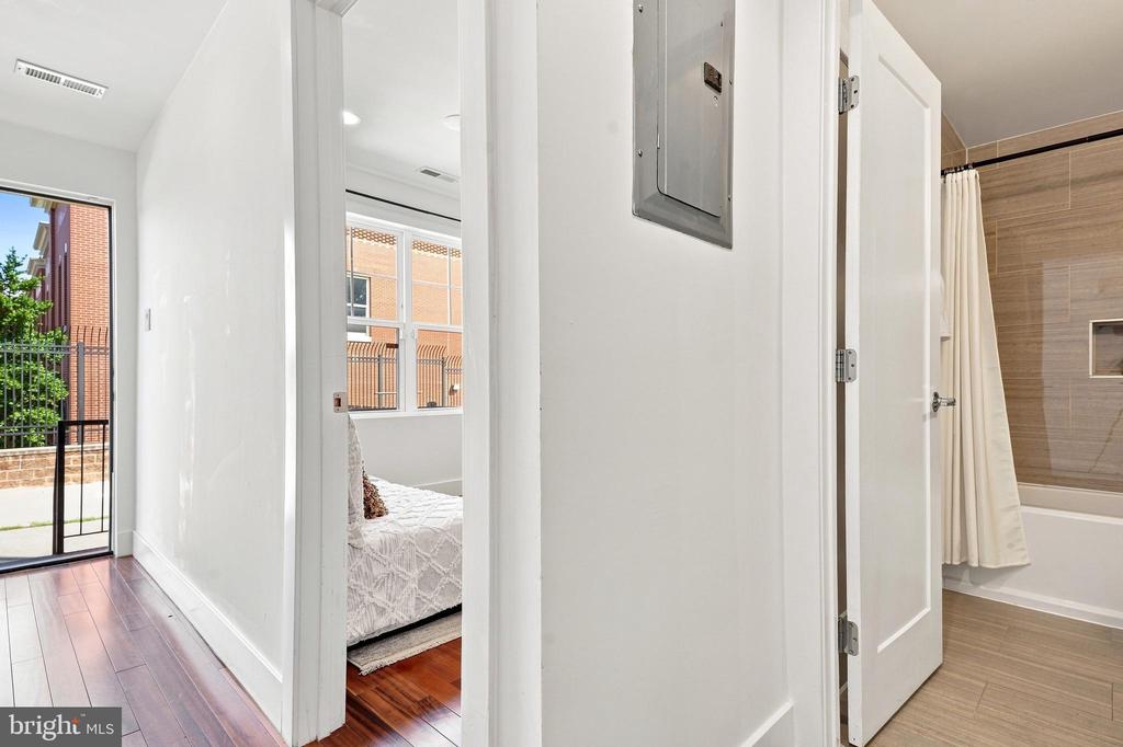 1512 F STREET NE Unit: 2