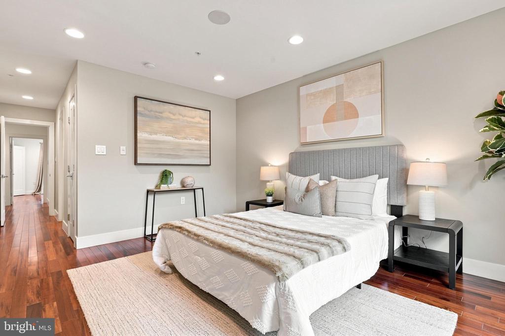 1512 F STREET NE Unit: 2