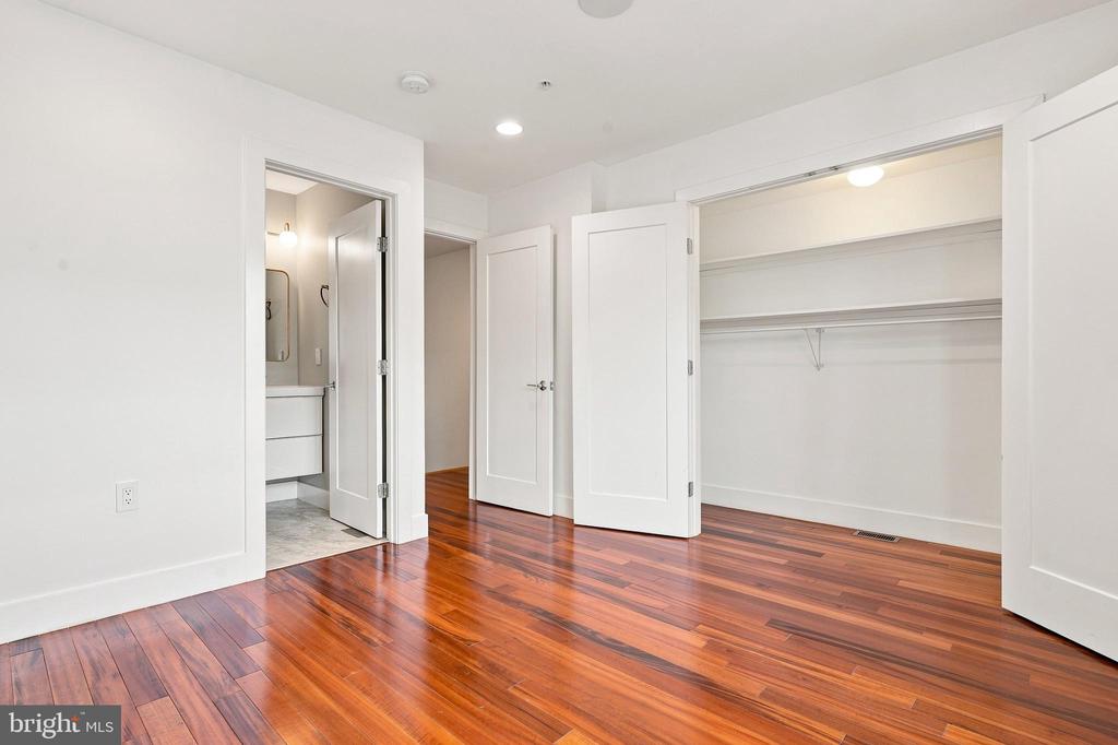 1512 F STREET NE Unit: 2
