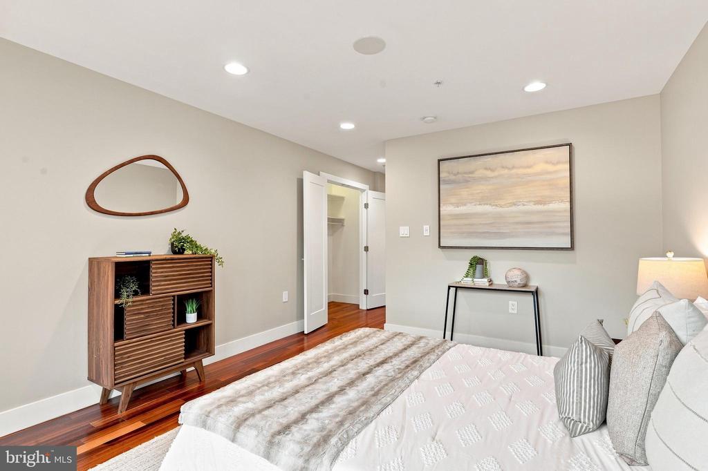 1512 F STREET NE Unit: 2