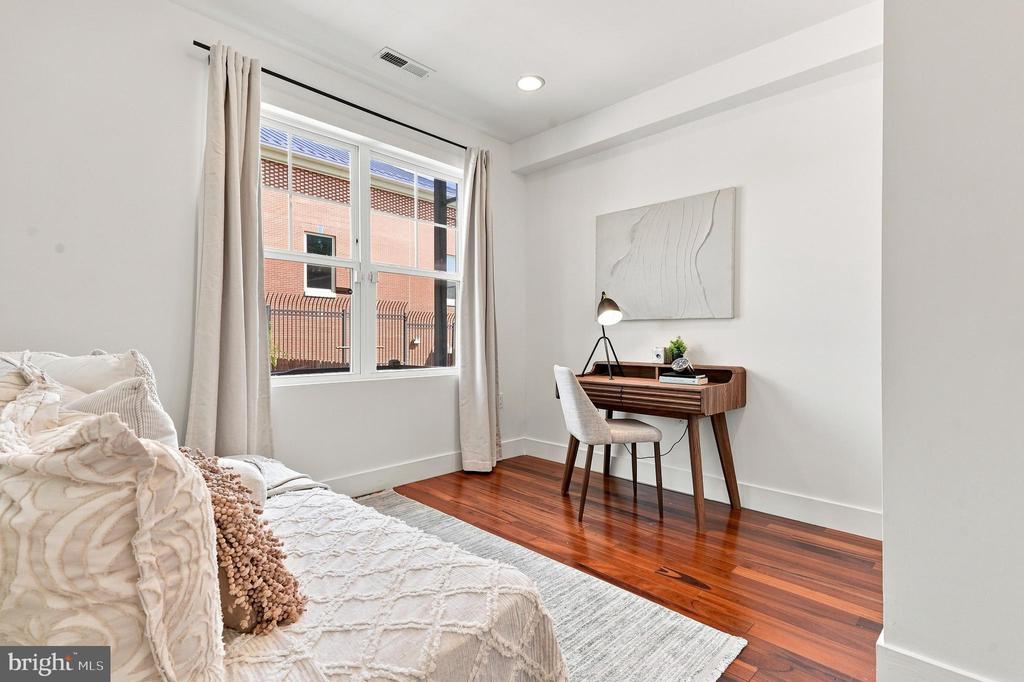 1512 F STREET NE Unit: 2