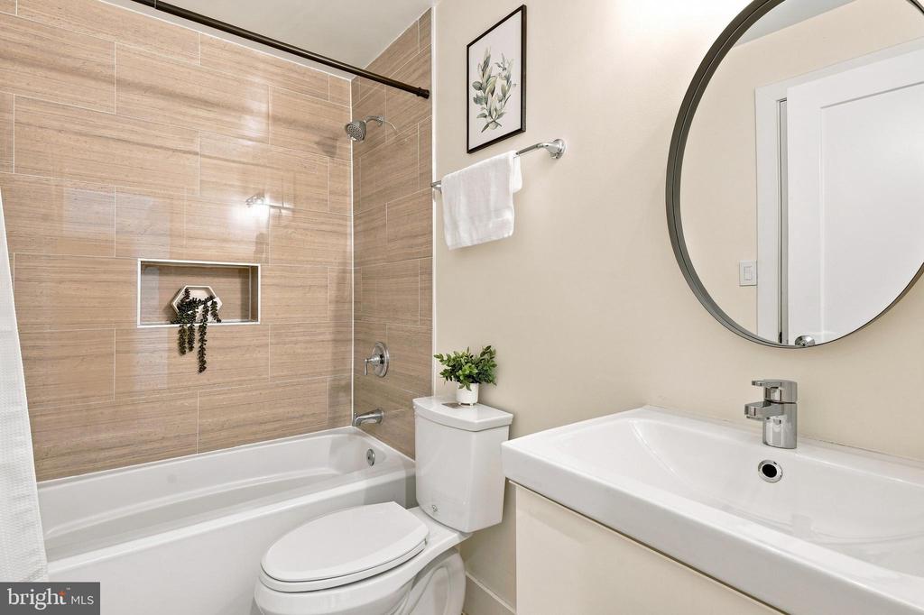 1512 F STREET NE Unit: 2