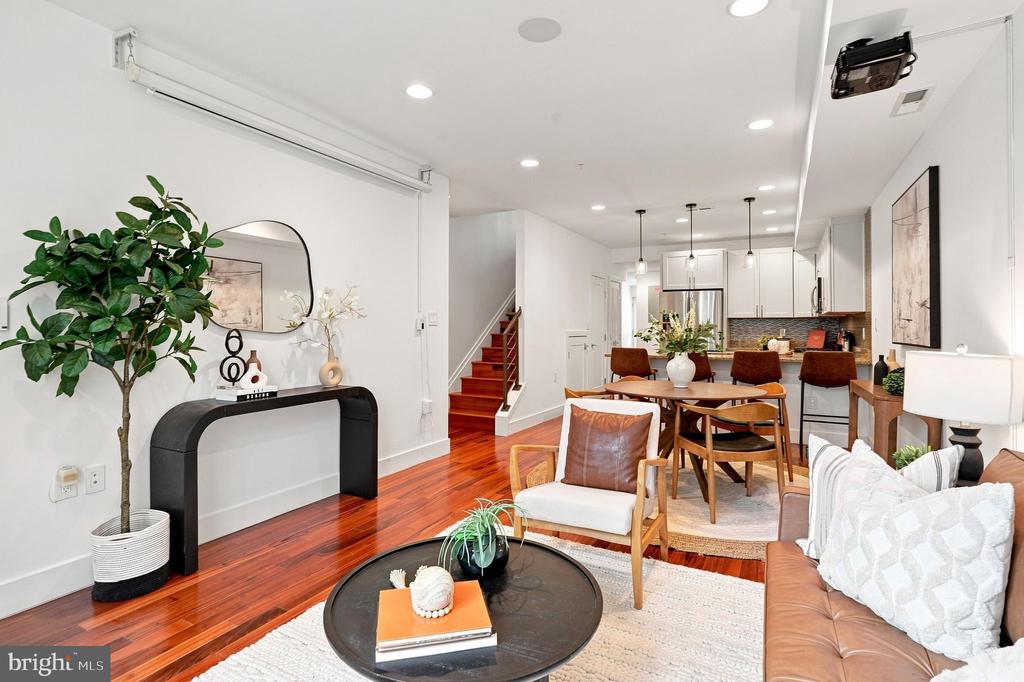 1512 F STREET NE Unit: 2