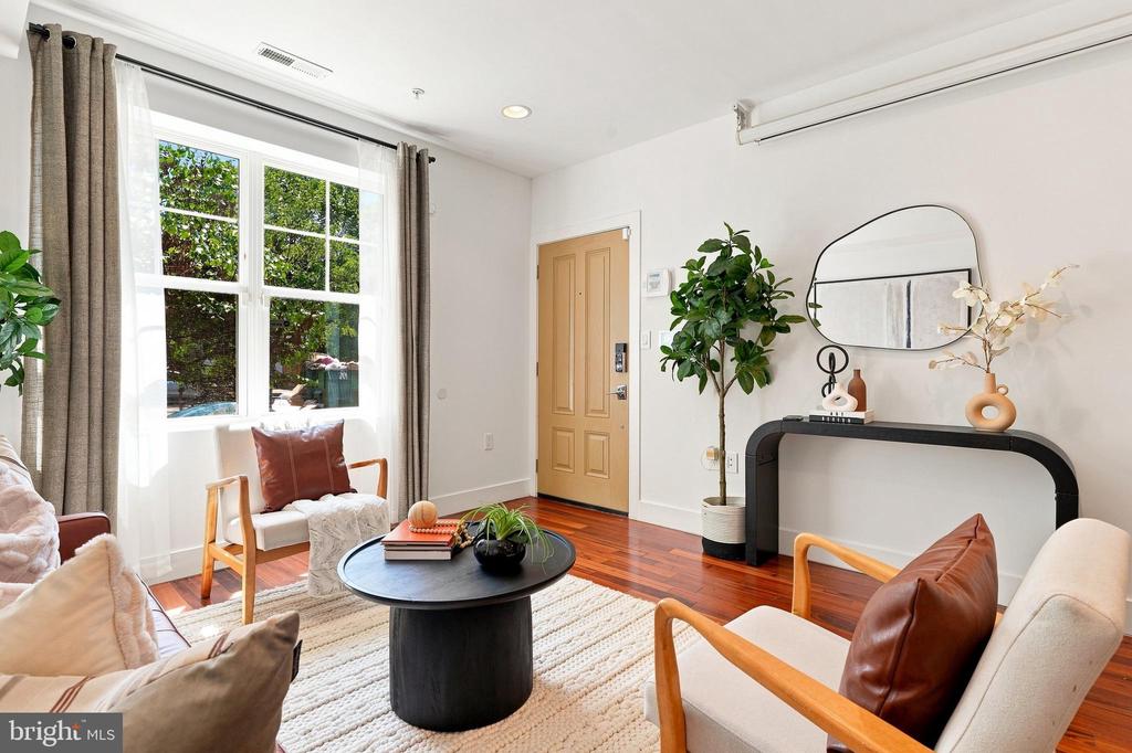1512 F STREET NE Unit: 2