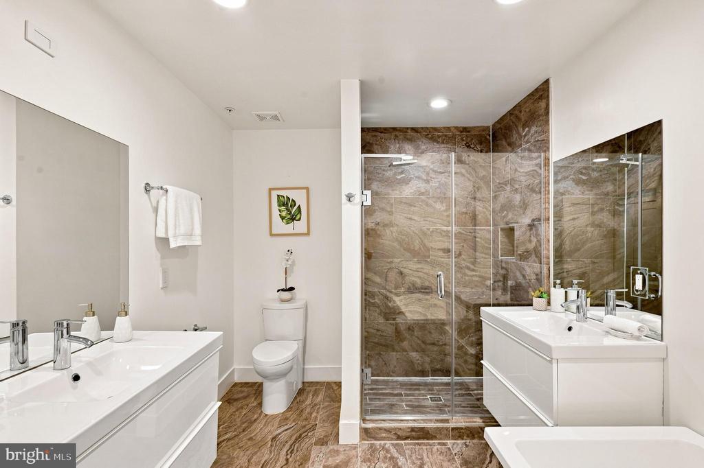 1512 F STREET NE Unit: 2