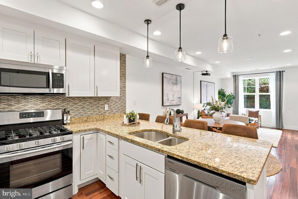 1512 F STREET NE Unit: 2
