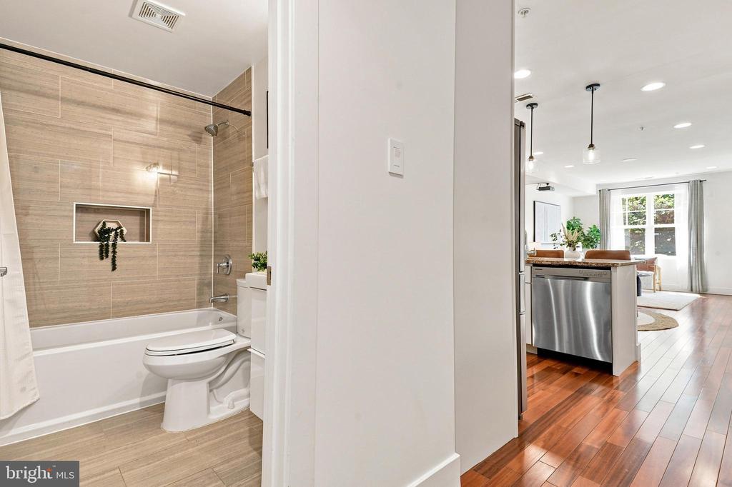 1512 F STREET NE Unit: 2