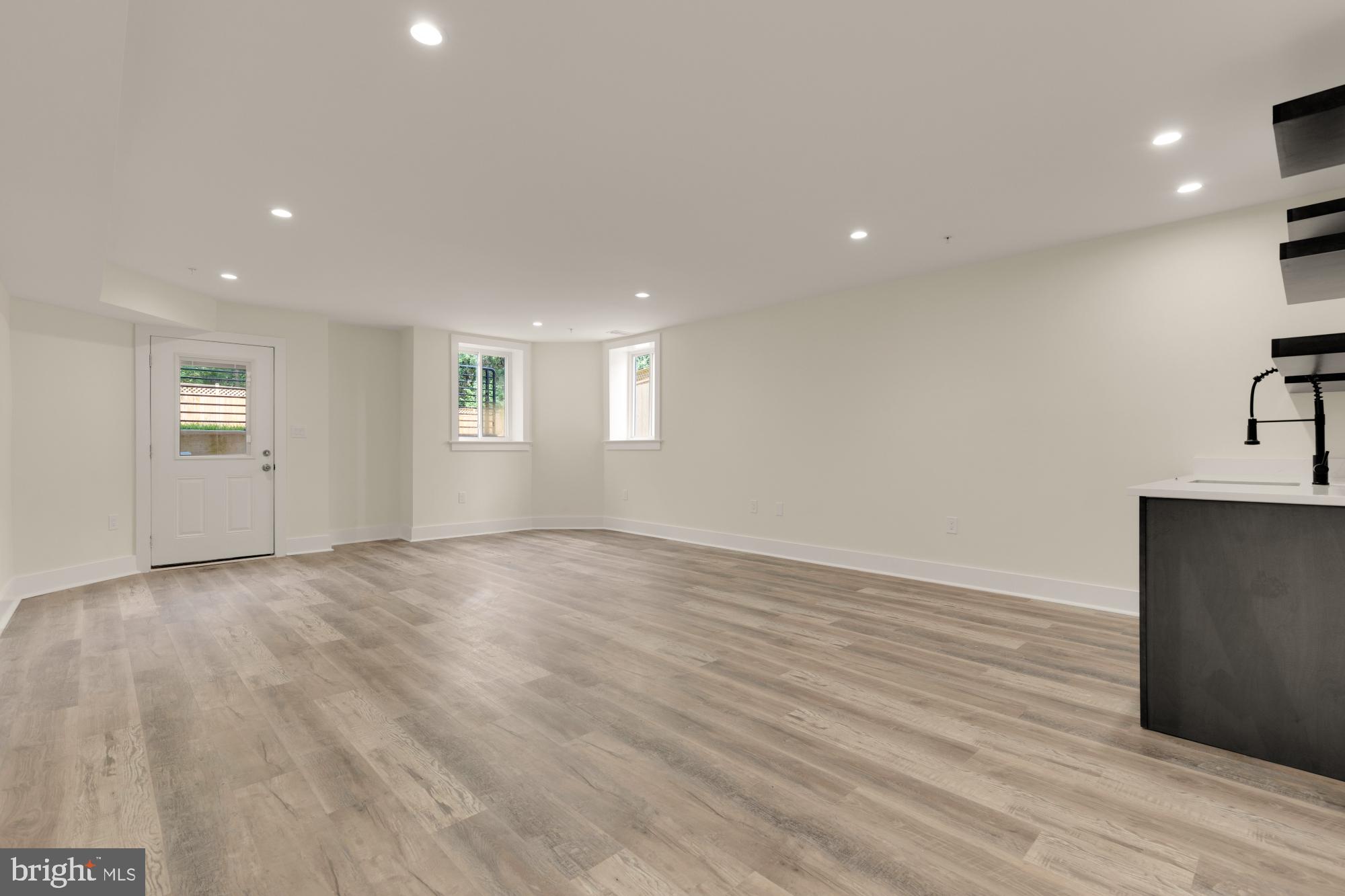 512 BICKFORD AVENUE