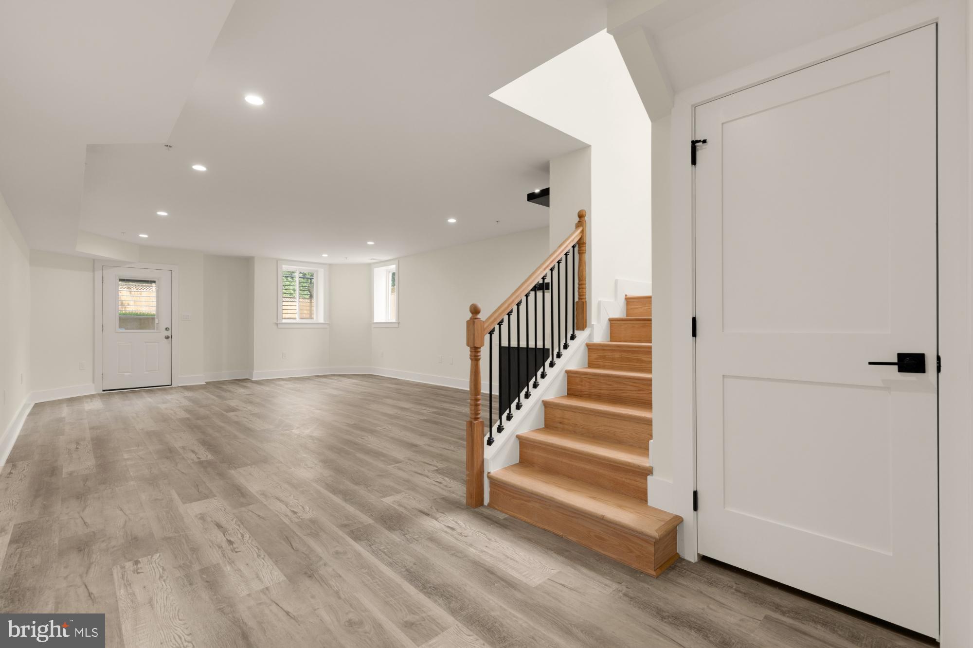 512 BICKFORD AVENUE
