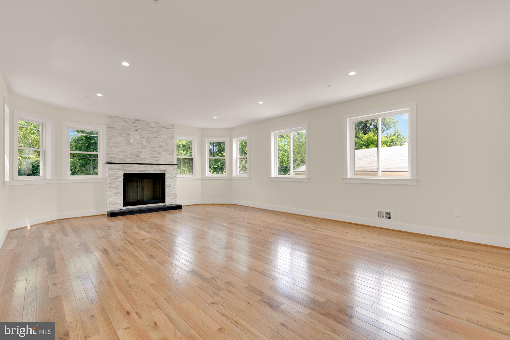 512 BICKFORD AVENUE