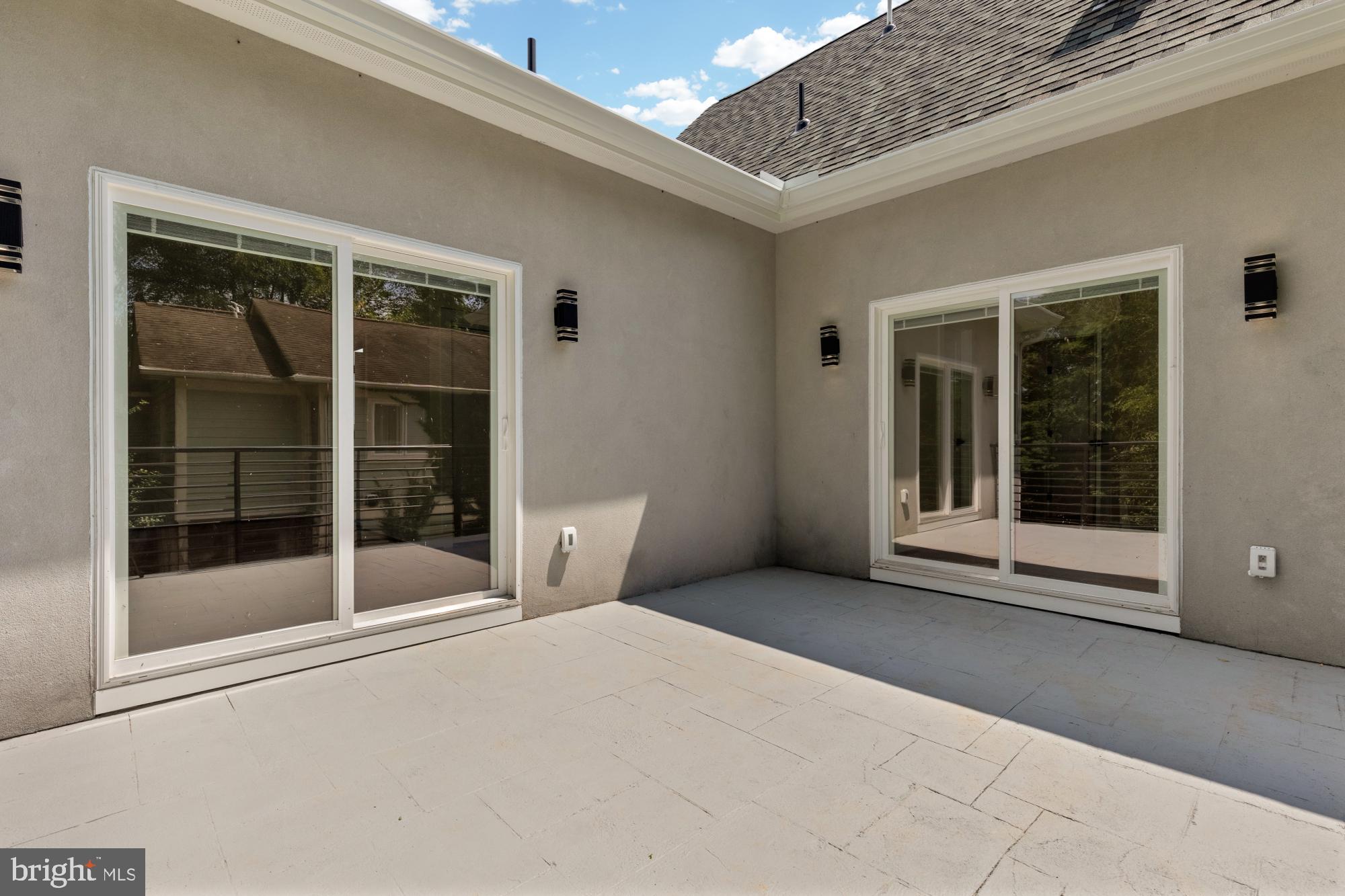 512 BICKFORD AVENUE