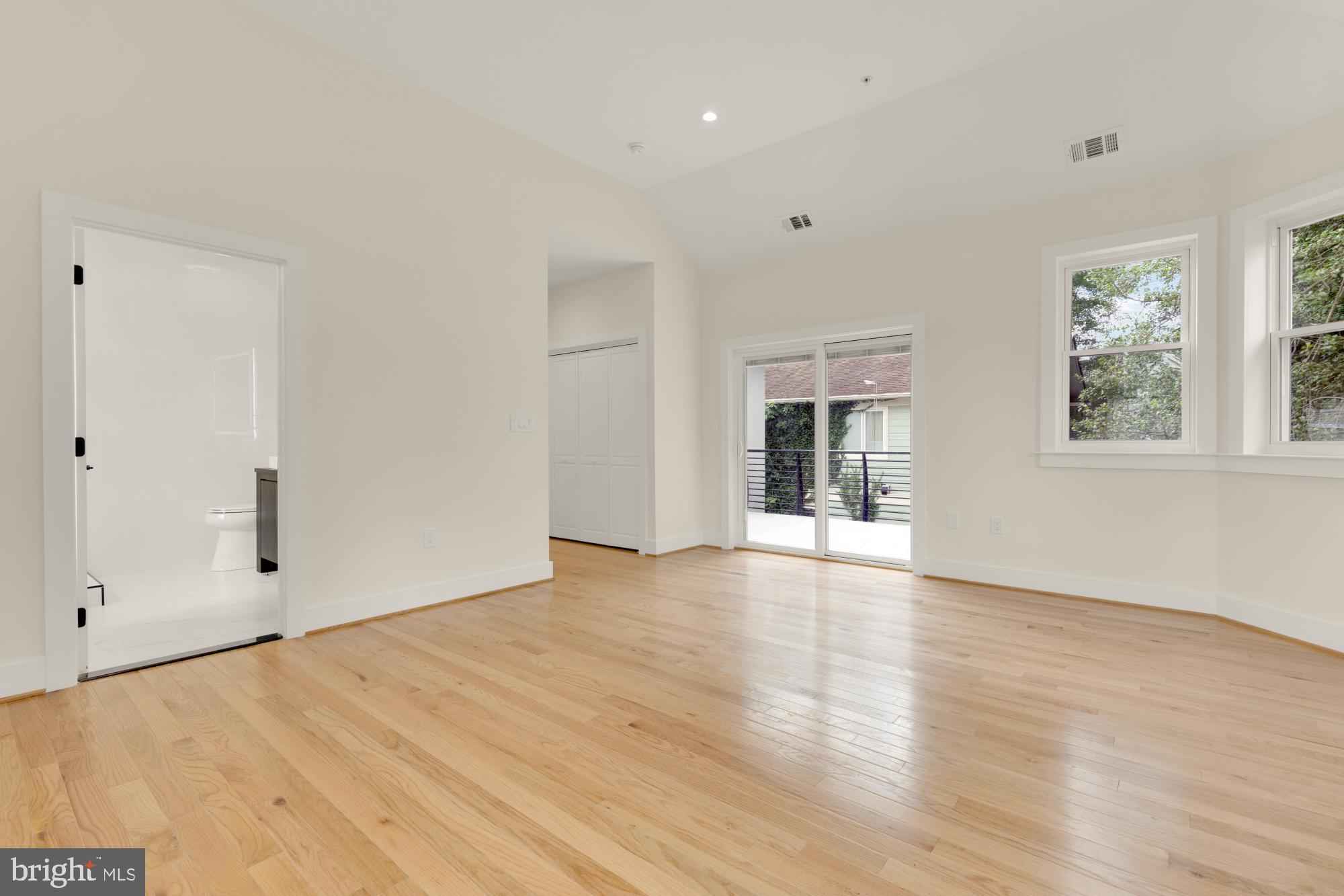 512 BICKFORD AVENUE
