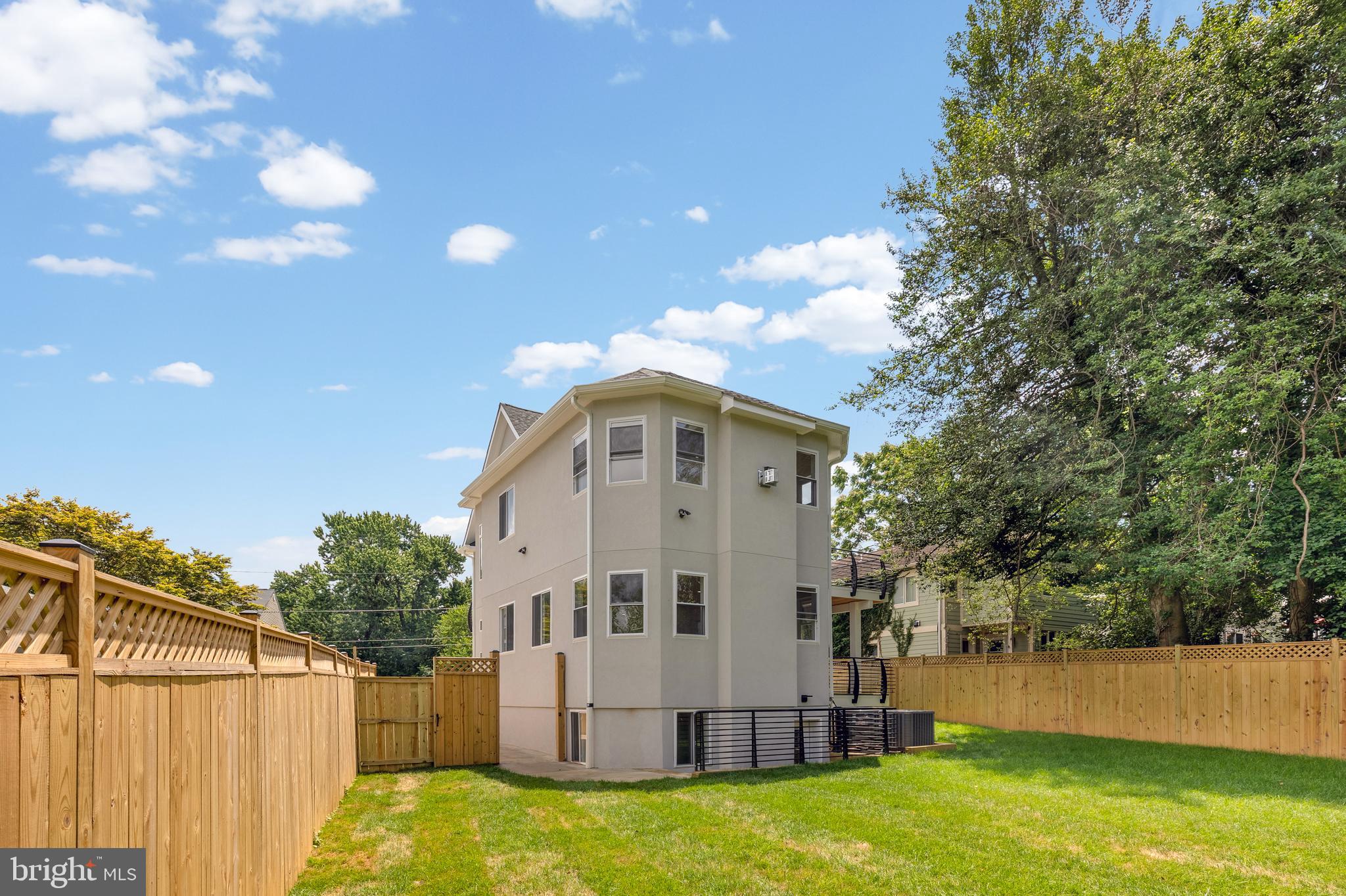 512 BICKFORD AVENUE