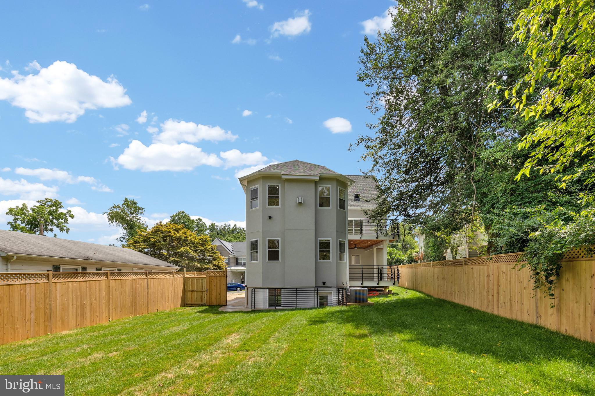 512 BICKFORD AVENUE
